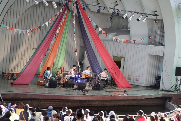 〈第3回パンダ音楽祭〉満員の観客が“ゆるエモ”な一日を堪能-OTOTOYライヴレポ