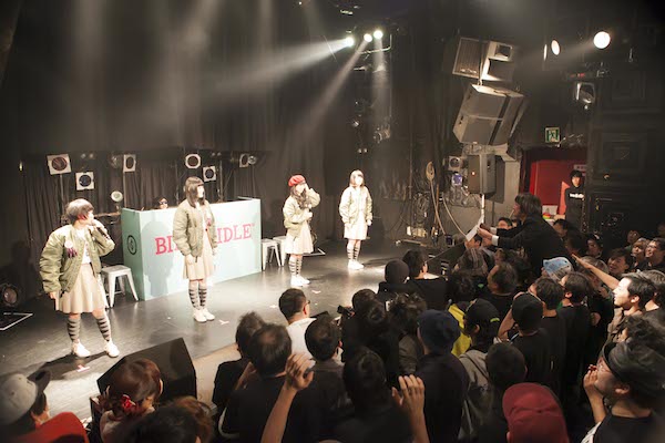 ヒラノノゾミ&ウイカがライヴ復帰! BILLIE IDLE、お披露目イベントで今後の展開発表