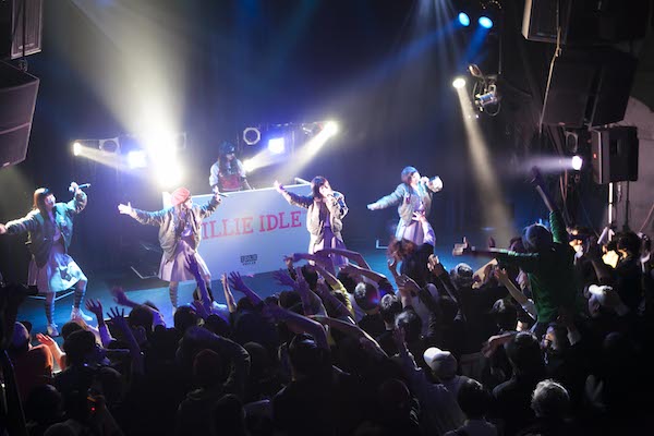 ヒラノノゾミ&ウイカがライヴ復帰! BILLIE IDLE、お披露目イベントで今後の展開発表