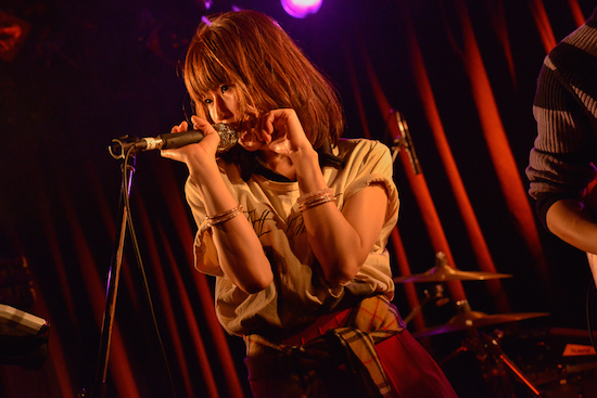 Awesome City Club、初自主企画で満員の観客がメジャー・デビューを祝福——OTOTOYライヴ・レポート