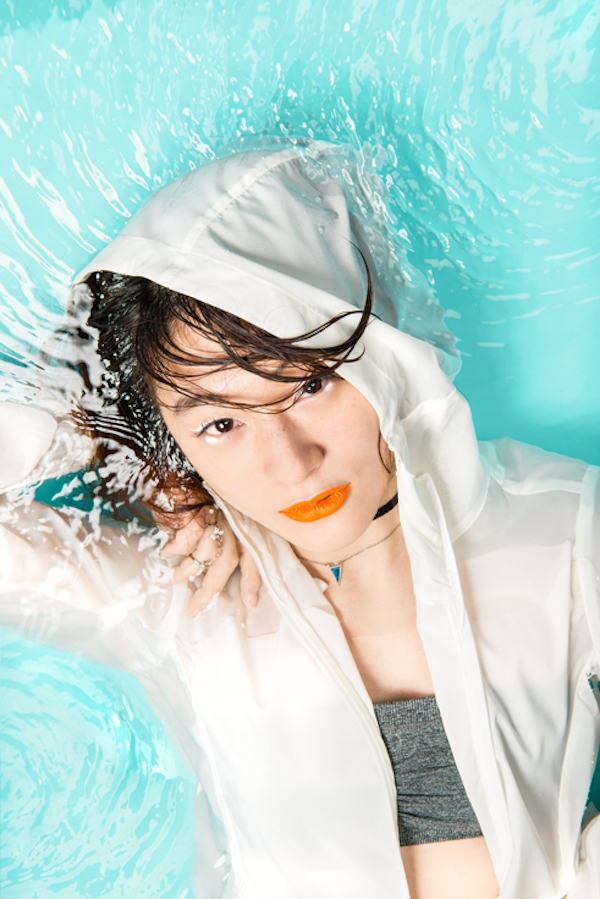 水曜日のカンパネラ、新アー写で「NYLON」とコラボ