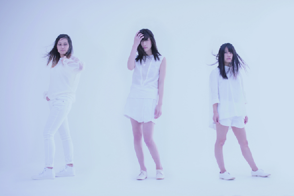 tricot 海外fesサイトで“マス・ロックのトルネード”と紹介される