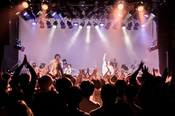 Aureole 代官山UNITで満員の観客が体感した幻想と快楽ビートの祝祭空間―OTOTOYライヴレポ