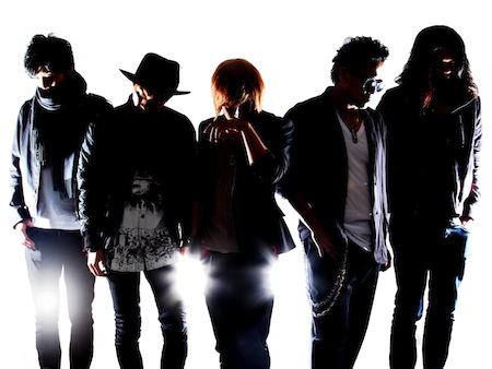 正体不明!? ラウドな“赤えんぴつ先生”バンドが登場、楽曲のフリーDL実施