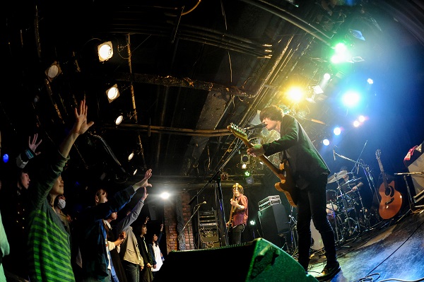 “みんなの背中を少しでも押せたら” ジョゼ自主企画ライヴで『YOUNGSTER』から新曲披露―OTOTOYライヴレポ