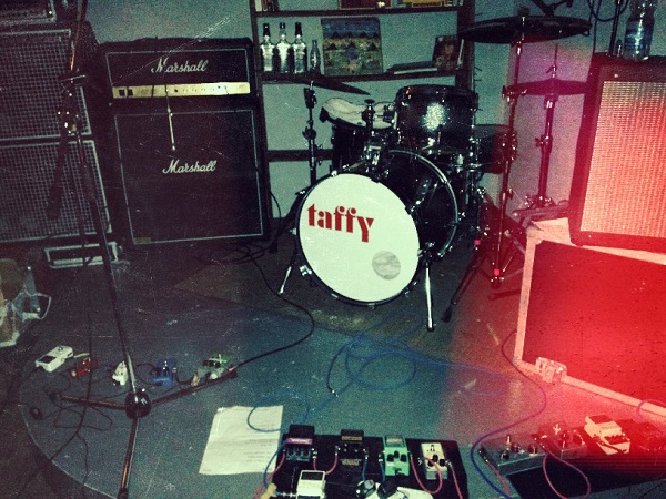 taffy、シャーラタンズ来日公演オープニング・アクトに決定