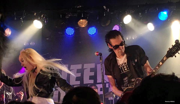 “ロックは生き物、俺たちと同じ”シーナ&ロケッツとサンハウス、4時間にわたりシーナに捧げるロックンロールをプレイ―OTOTOYライヴレポ