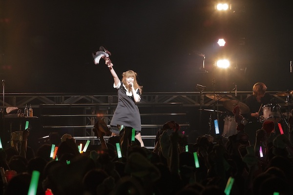 内田彩、初の日本武道館ワンマンで全持ち曲34曲を披露へ