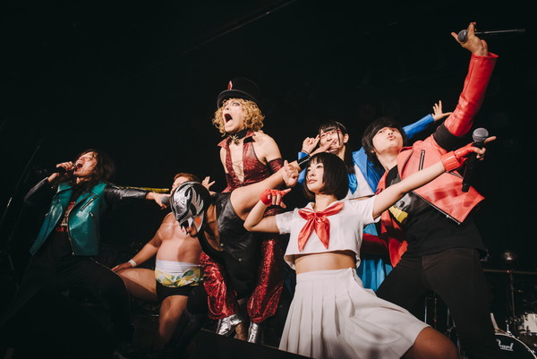 夏の魔物、初のバンド編成ライヴでエモさ倍増のパフォーマンス-OTOTOYライヴレポ