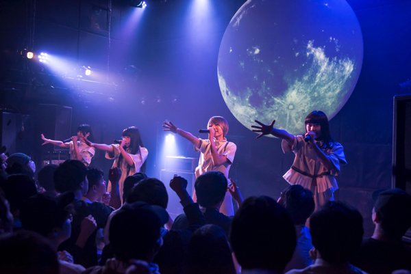 Maison book girl、メジャー・デビューまで約1ヶ月ーー3回目の自主企画を現地レポート