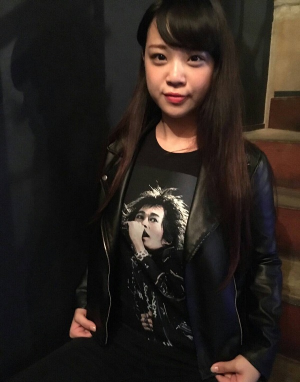 山﨑彩音がモデルで登場「Amplifier」清志郎Tシャツ-たまらんニュース