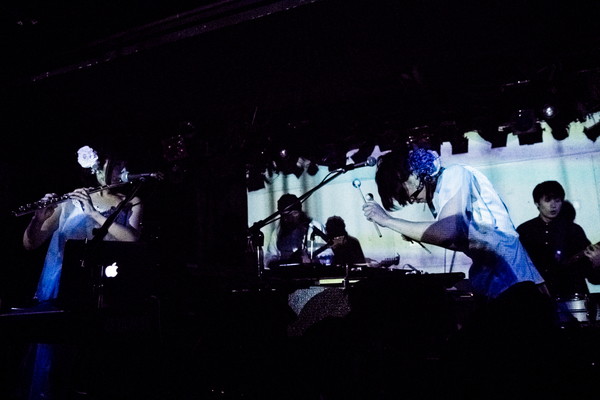 Aureole “Last Step”を経て希望に満ちた次なるステージへ―OTOTOYライヴレポ