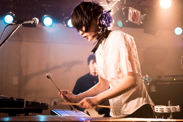 Aureole “Last Step”を経て希望に満ちた次なるステージへ―OTOTOYライヴレポ