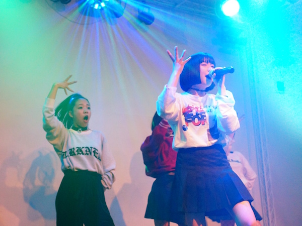 吉田凜音、16歳の誕生日に”ぶっちぎり”宣言―OTOTOYライヴレポ