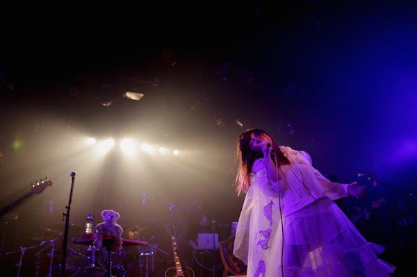 大森靖子〈kitixxxgaia〉ツアー、仙台からスタート「私のすべてをぶちまけるセットリストを用意してきました」――ライヴ・レポート