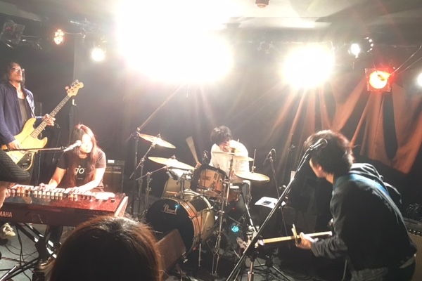 壊れかけのテープレコーダーズ、10周年に新体制でリスタート!新ドラマーとともに新曲ふくむ全10曲