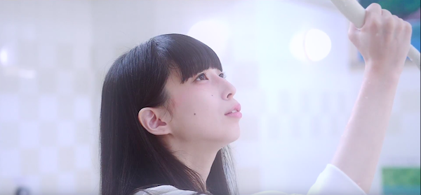 絶対忘れるな、ミスiD2016みてぃふぉとの"曖昧な関係"描いた新MV 銭湯限定CDも発売