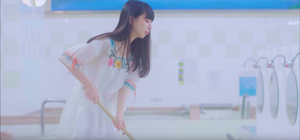 絶対忘れるな、ミスiD2016みてぃふぉとの"曖昧な関係"描いた新MV 銭湯限定CDも発売