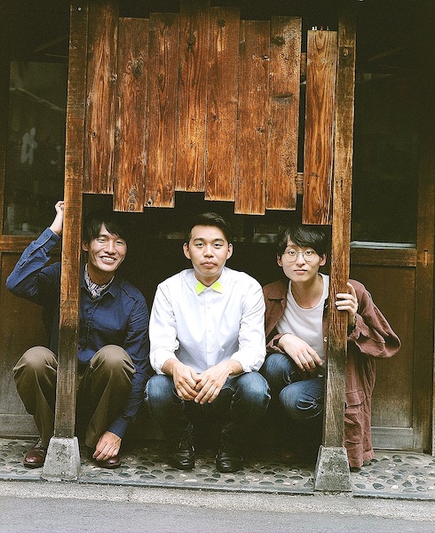 从第一张EP“STAY REMEMBER”发布的戏剧性“不记得”MV