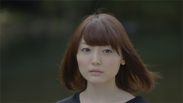 花澤香菜、やくしまるえつこ監督に新曲MV撮影で枝の折り方をほめられる
