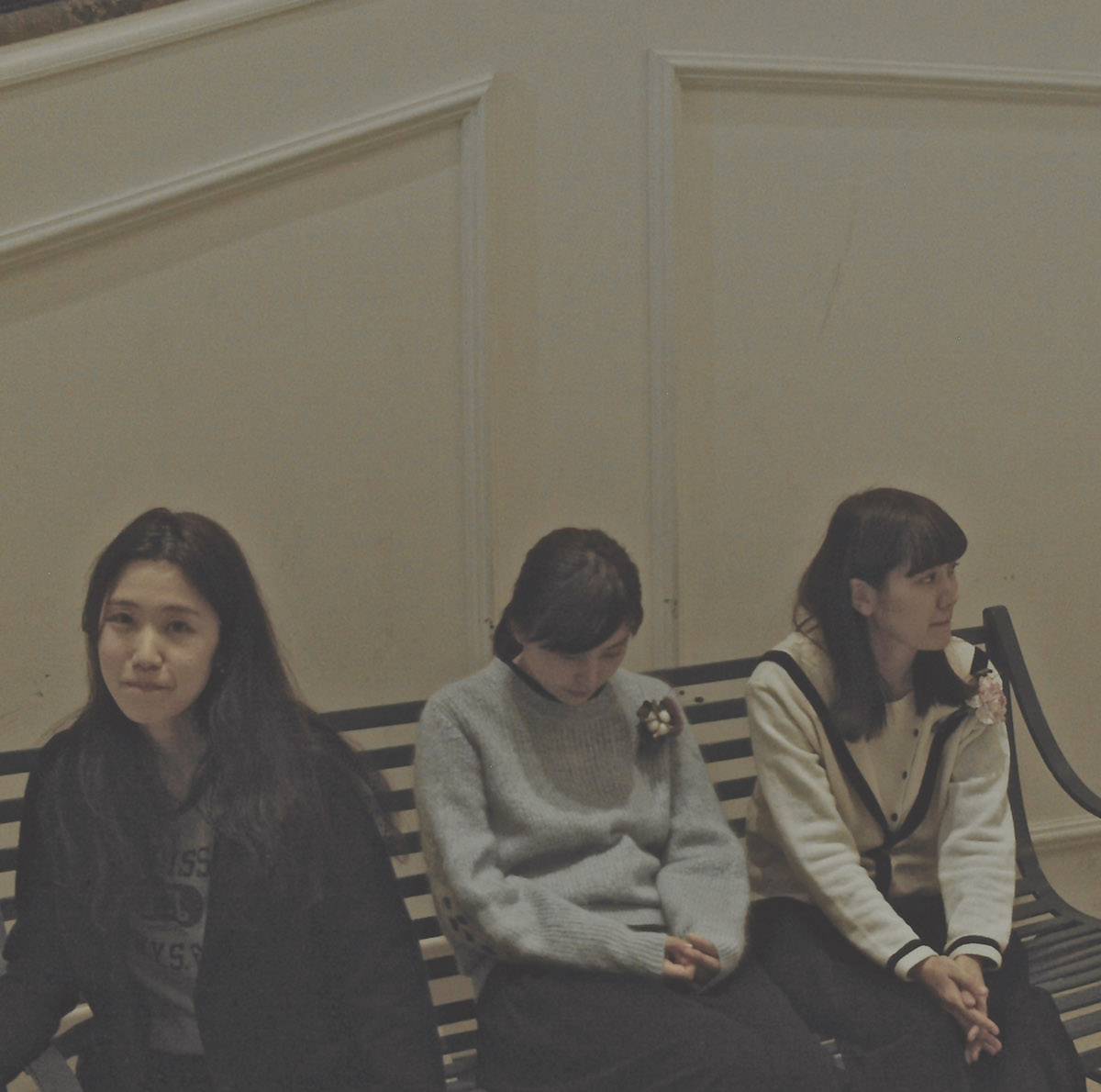 女の子3人組スリーピース・バンド、SaToAが待望の全国流通1stミニ・アルバムをリリース